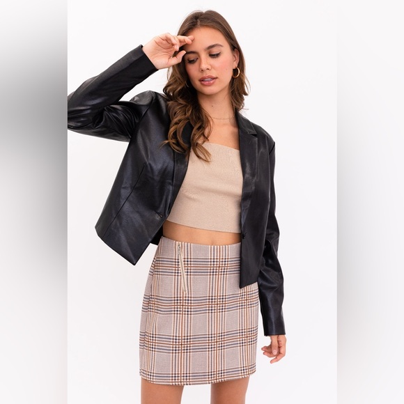 NEW LE LIS VEGAN BLACK LEATHER CROPPED BLAZER SIZE S - Picture 5 of 9